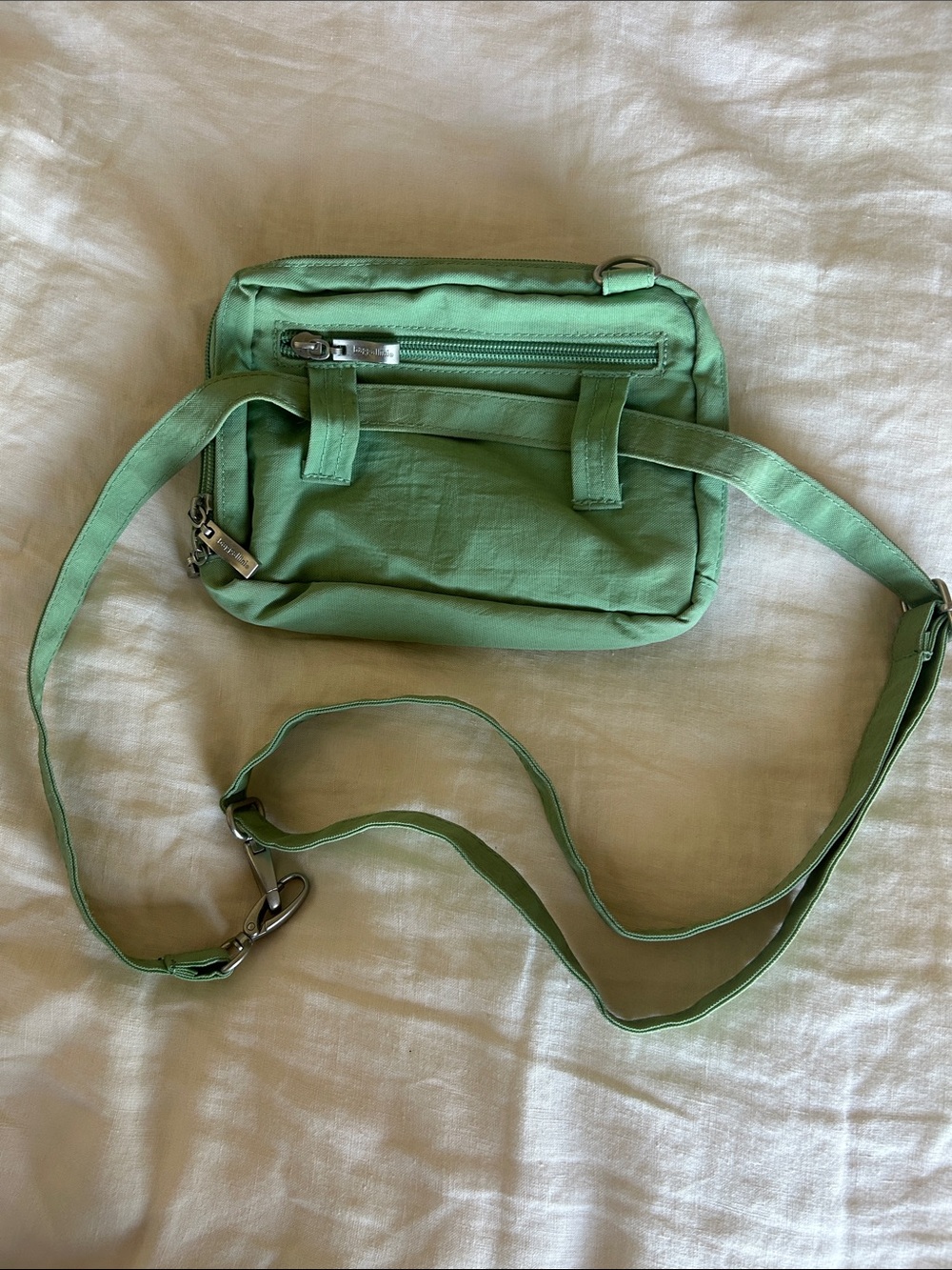 Baggallini small crossbody/fanny pack convertible bag - Picture 6 of 6